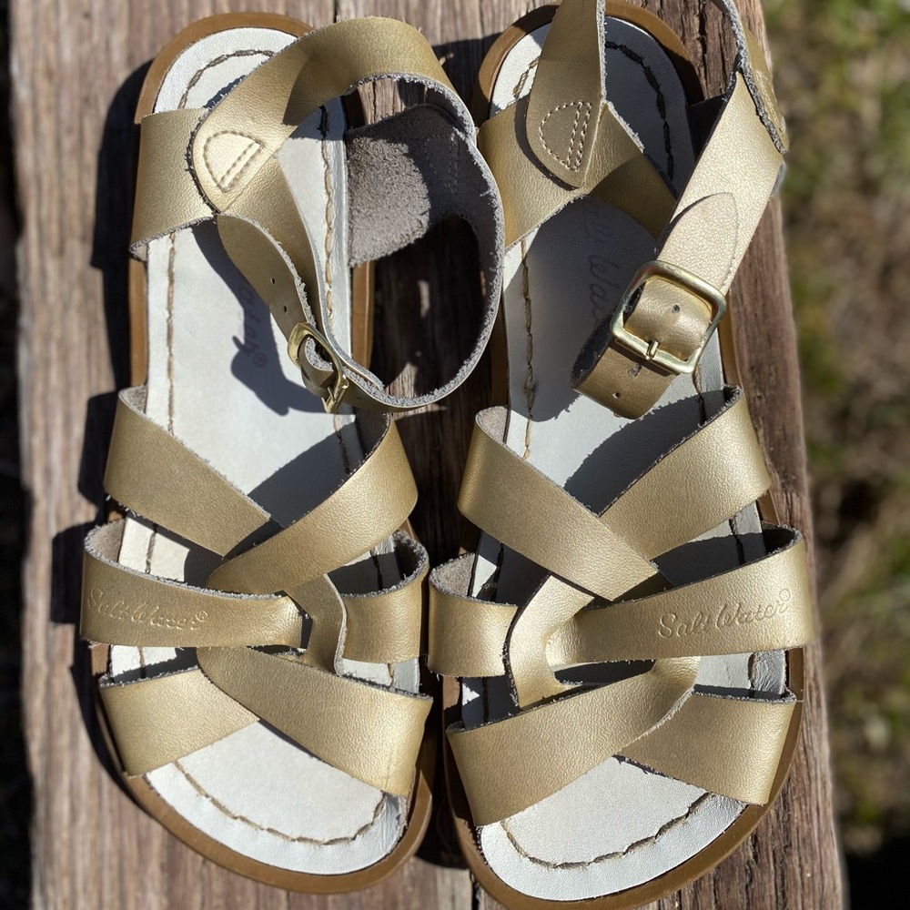 Saltwater sandals